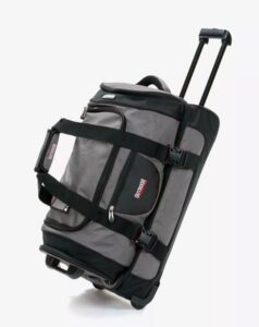 תיקי נסיעות דאפל – המדריך לבחירה נכונה לטיולים קצרים וארוכים